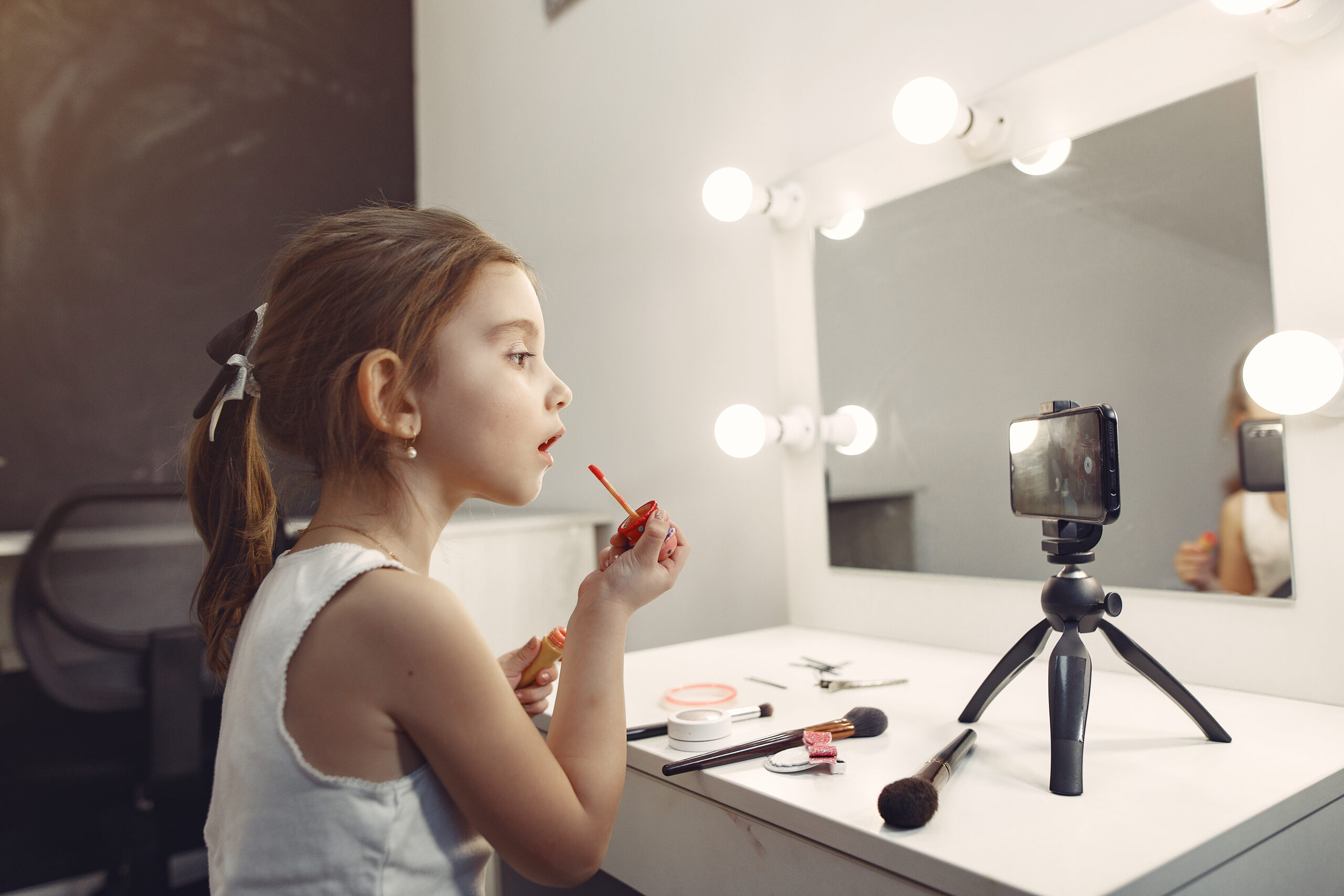 Les “Sephora kids”: l’innocence de la Génération Alpha menacée?  ￼￼